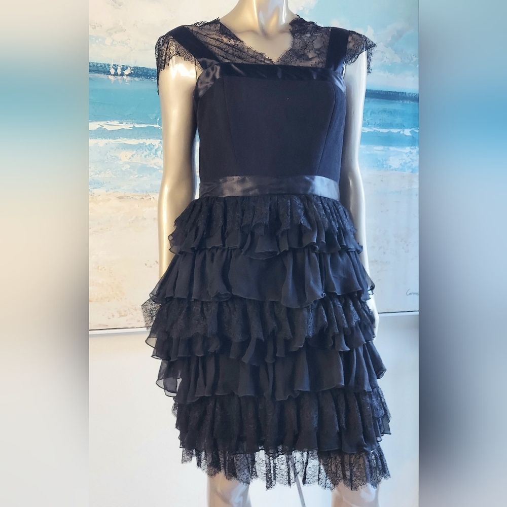 $4,700 OSCAR DE LA RENTA BLACK SILK LACE SPANISH STYLE RUNWAY DRESS US 6